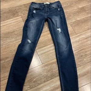 Juniors distressed jeans! Every teen must have!